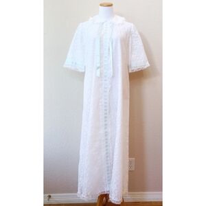 Odette Barsa vintage 1950s white lace and blue ribbon nightgown